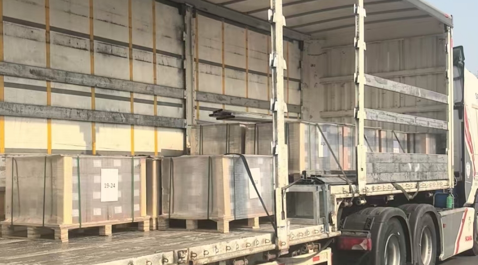 Pièces de quincaillerie expédiées de Chine vers la Russie via TIR